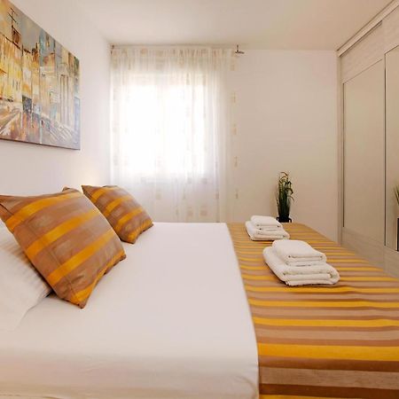 Modern 2-Bed Apt, Late Check In Available Spalato Esterno foto