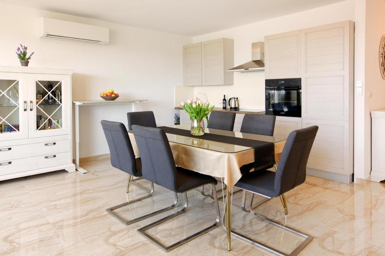 Modern 2-Bed Apt, Late Check In Available Spalato Esterno foto