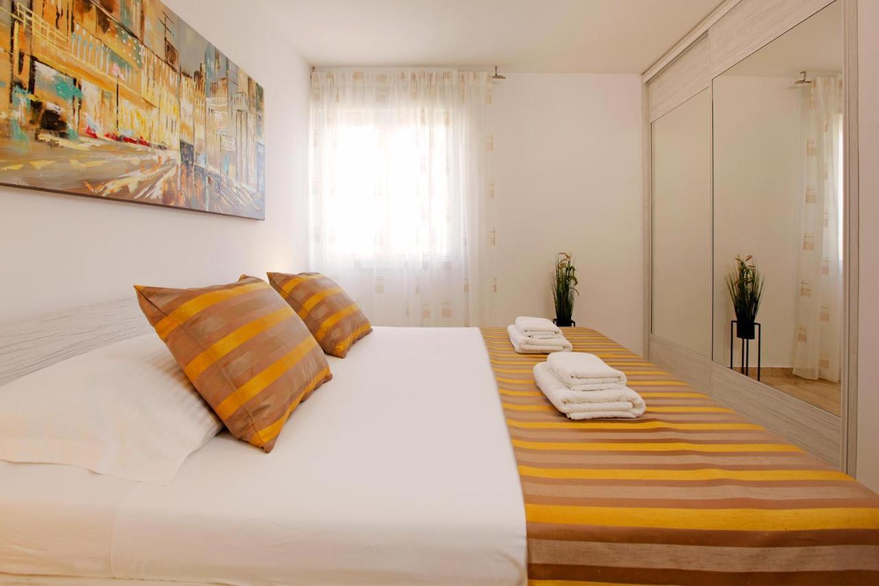 Modern 2-Bed Apt, Late Check In Available Spalato Esterno foto