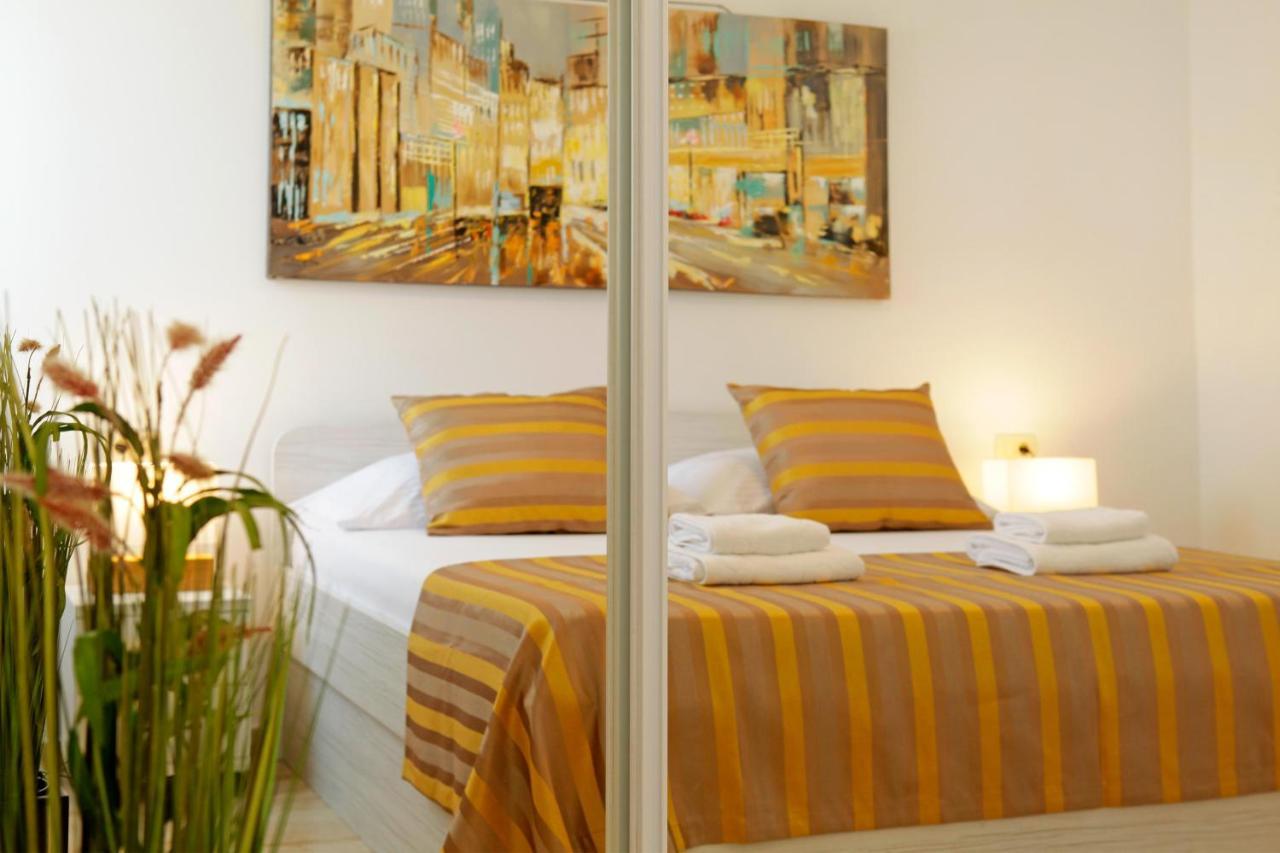 Modern 2-Bed Apt, Late Check In Available Spalato Esterno foto