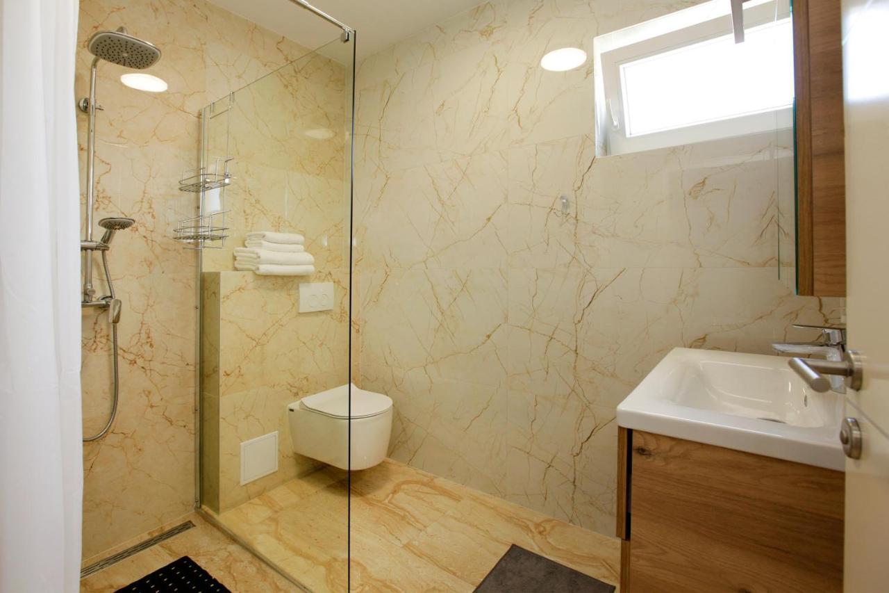 Modern 2-Bed Apt, Late Check In Available Spalato Esterno foto