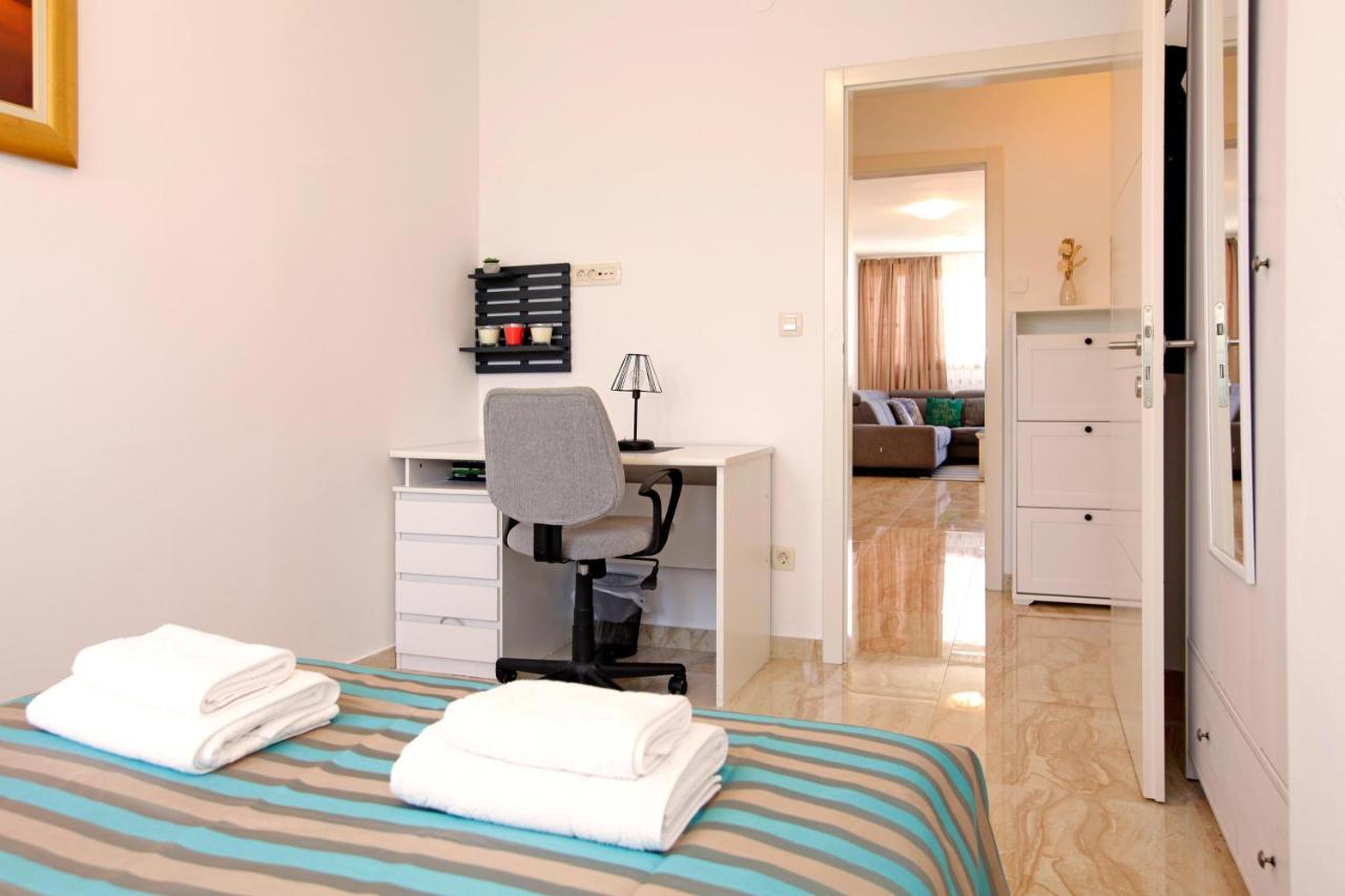 Modern 2-Bed Apt, Late Check In Available Spalato Esterno foto