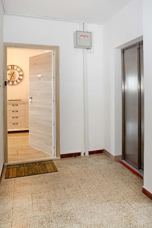 Modern 2-Bed Apt, Late Check In Available Spalato Esterno foto